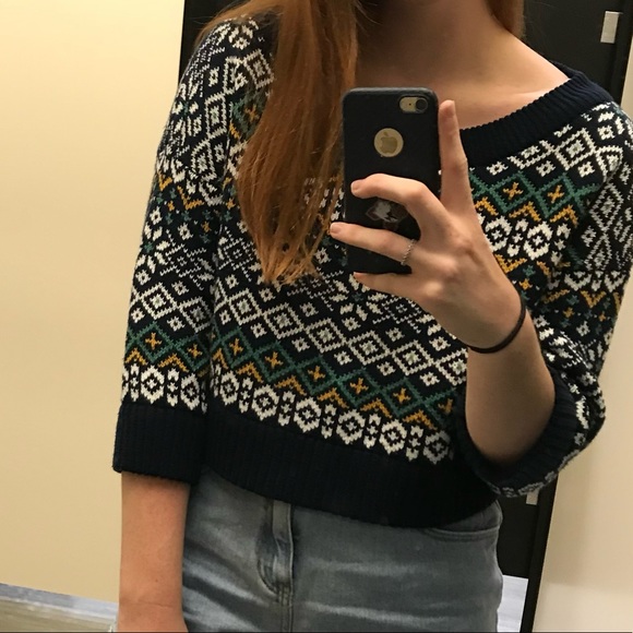 Urban Outfitters BDG Cropped Sweater - Picture 4 of 4